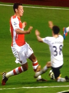 tackle on Ozil vs tottenham